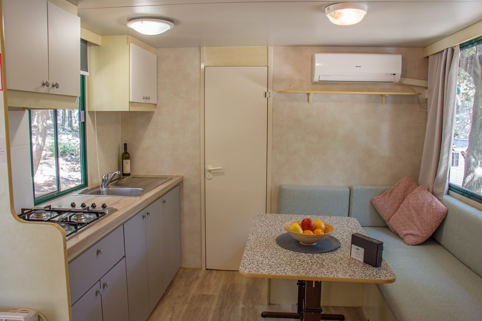 Pine & Sea mobile homes - Kitchen